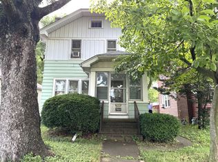 920 N Jackson St, Waukegan, IL 60085