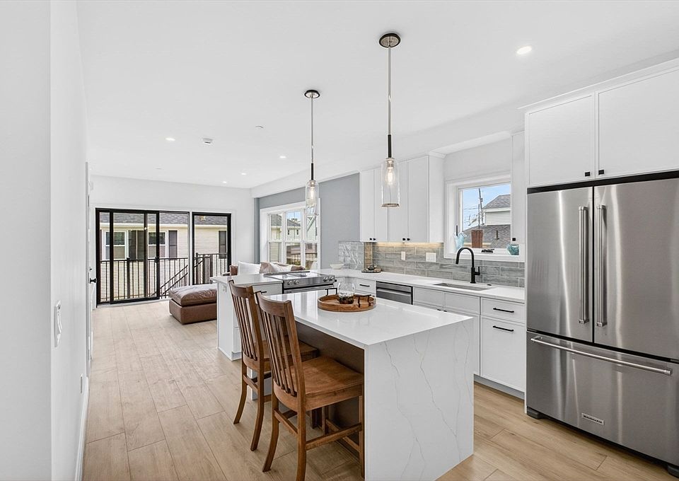 1st image of 16 N End Blvd #7