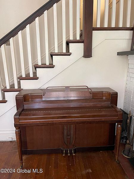5th image of 26 Lakewood Place