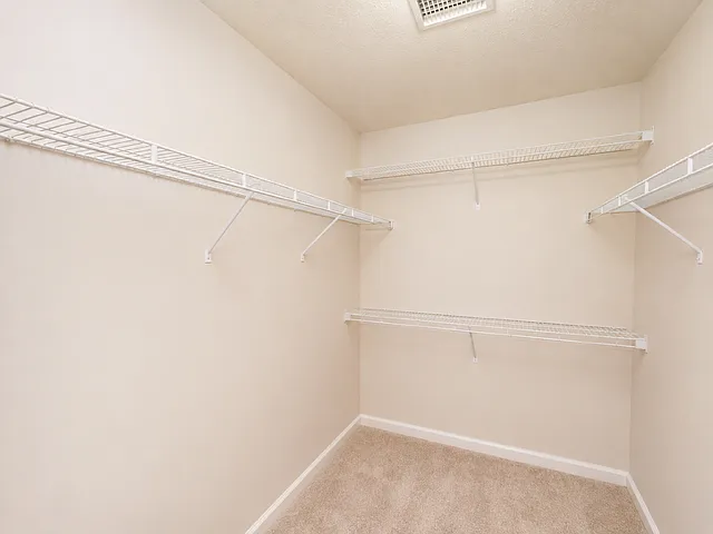 911 Tanglewood Dr — Photo 17