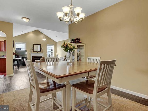 5th image of 1287 Yarmouth Ln