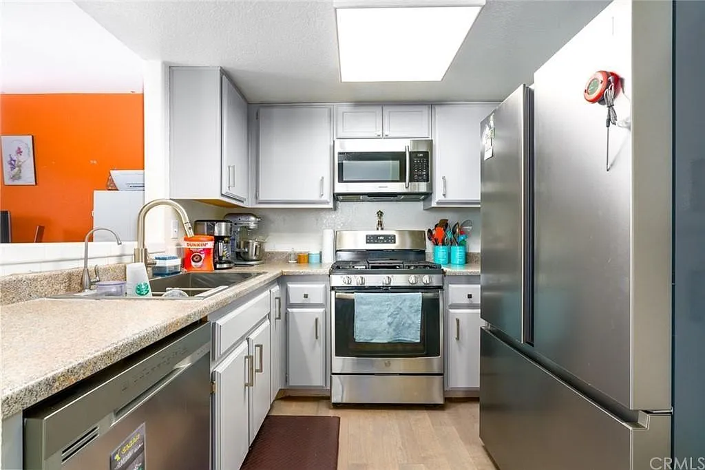 2 bed, 944 sqft, $2,800 — Photo 1