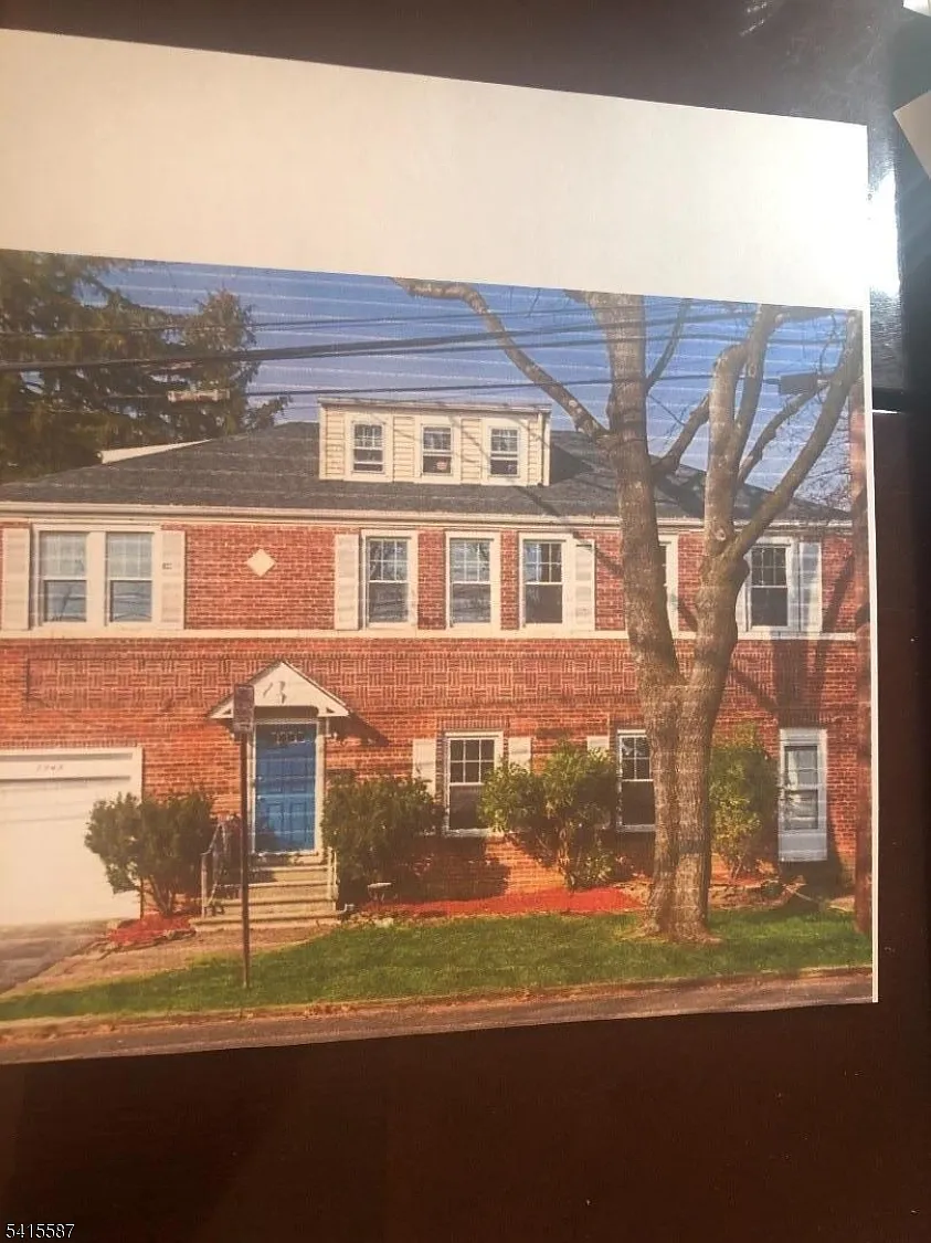 3 bed, 1.0 bath, $2,850 — Photo 1