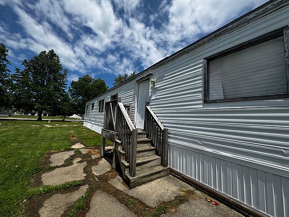 2nd image of 1755 Blue Jay Cir