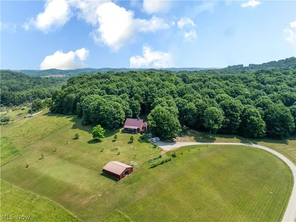 91325 Hidden Valley Rd, Bowerston, OH 44695