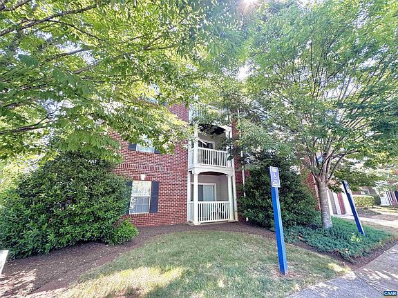 3rd image of 195 Yellowstone Dr APT 201