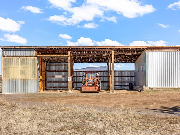 3rd image of 1164 SW Parrish Ln