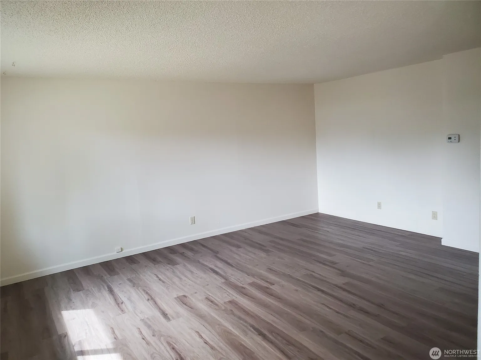 2 bed, 815 sqft, $2,000 — Photo 3