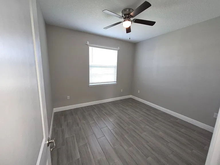 642 Desmoines Ct — Photo 11