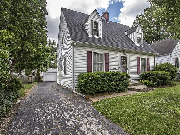4th image of 2790 Kensington Pl E