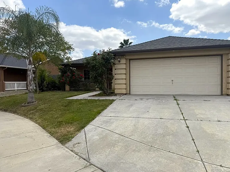 614 Barbara Ct — Photo 2