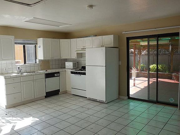 3rd image of 3487 Madeline Dr