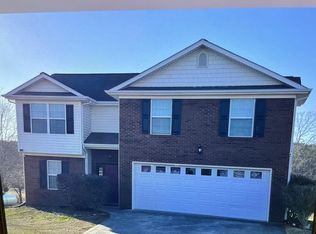 587 Daisy Ln, Chatsworth, GA 30705