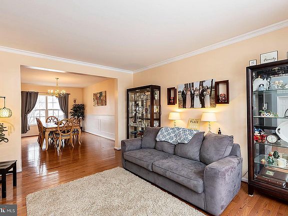 4th image of 113 Cedar Mountain Dr