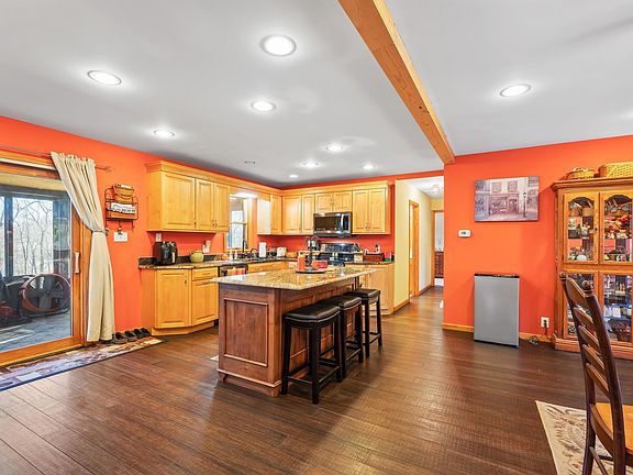 3rd image of 2385 Sherwood Forest Dr