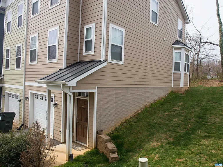 103 Longwood Dr #F — Photo 2