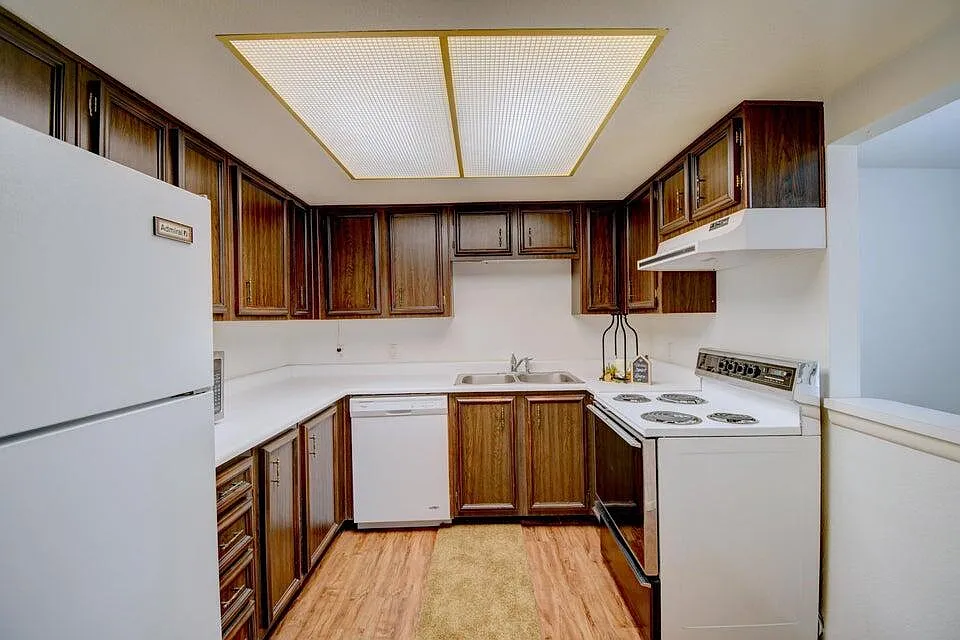 2 bed, 2.0 bath, 1063 sqft, $1,500 — Photo 4