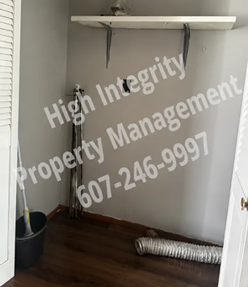 917 Davis St — Photo 2
