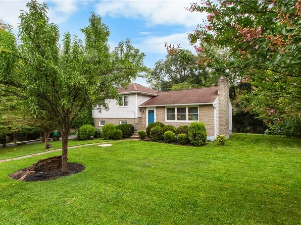 210 Jonathan Dr, Easton, PA 18045