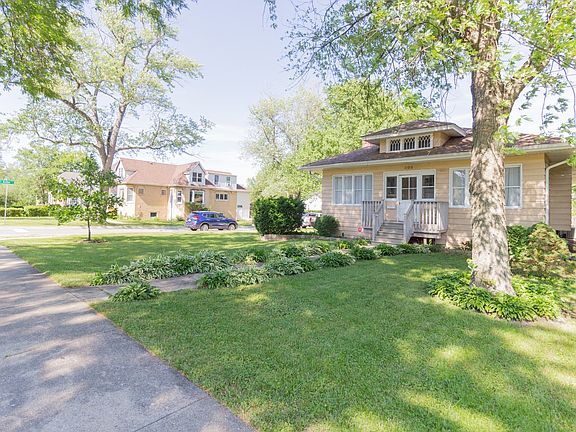 Corner lot view.