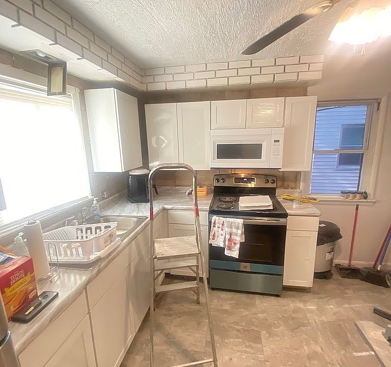 1st image of 11002 Parkedge Dr