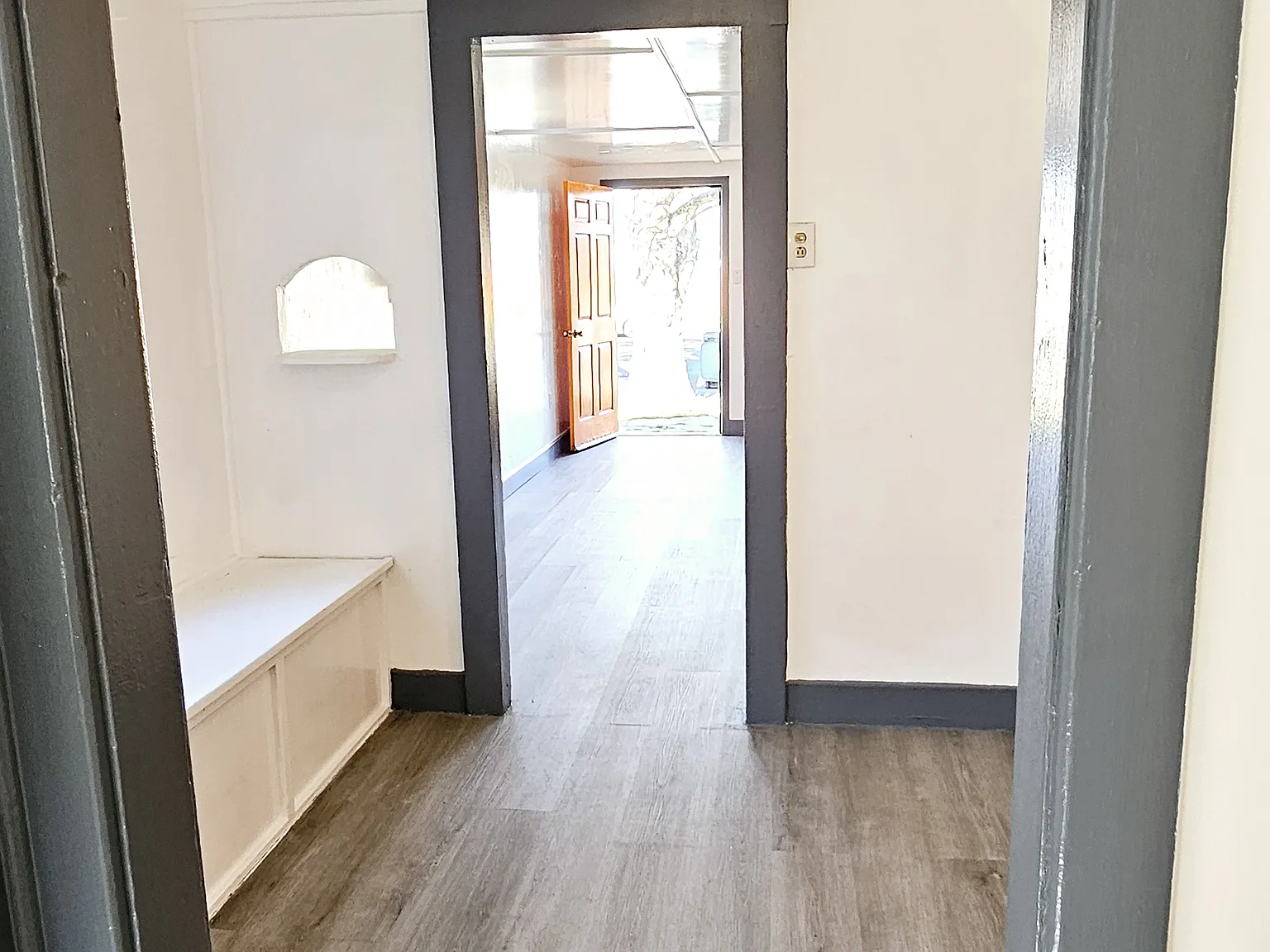 1122A N St — Photo 2