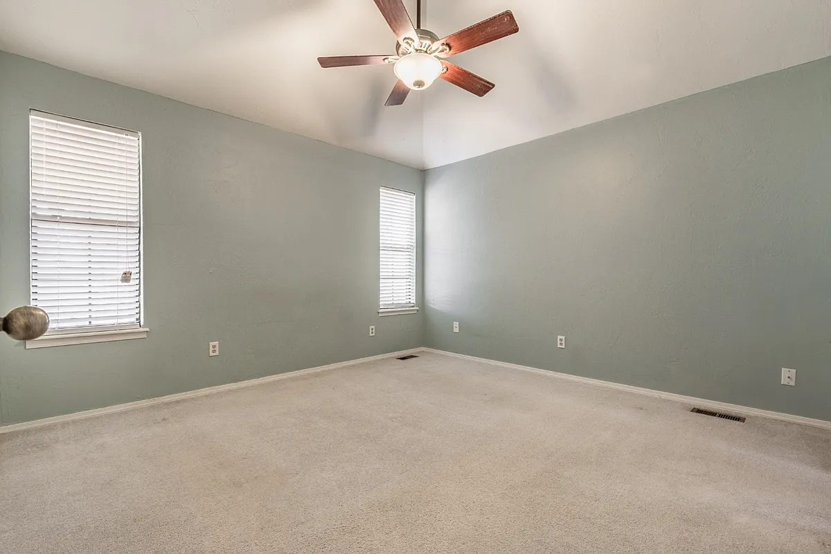 Building Photo - 904 Merlin Cir