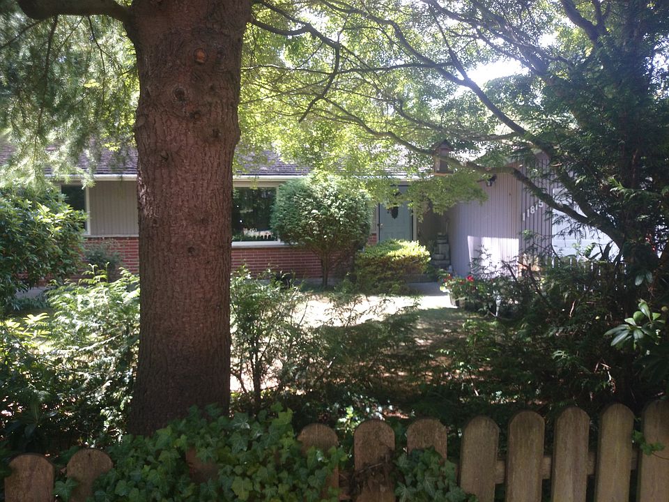 2nd image of 11815 11th Ave NW