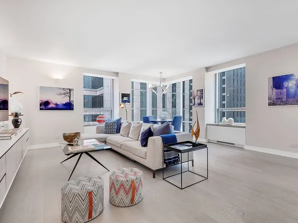 15 W 53rd St #13J, New York, NY 10019