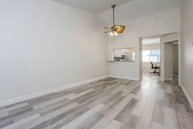 2 bed, 950 sqft, $2,350 — Photo 2