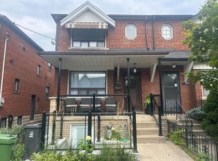 171 Clinton St #L, Toronto, ON M6G 2Y4