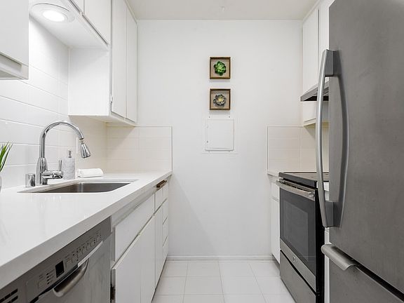 5th image of 129 E Micheltorena St Unit 6
