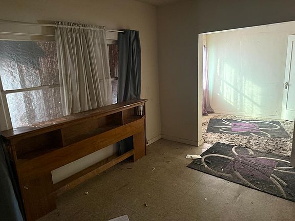 5th image of 827 E Clinton Ave