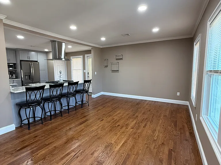 13-15 Howard Ave — Photo 8