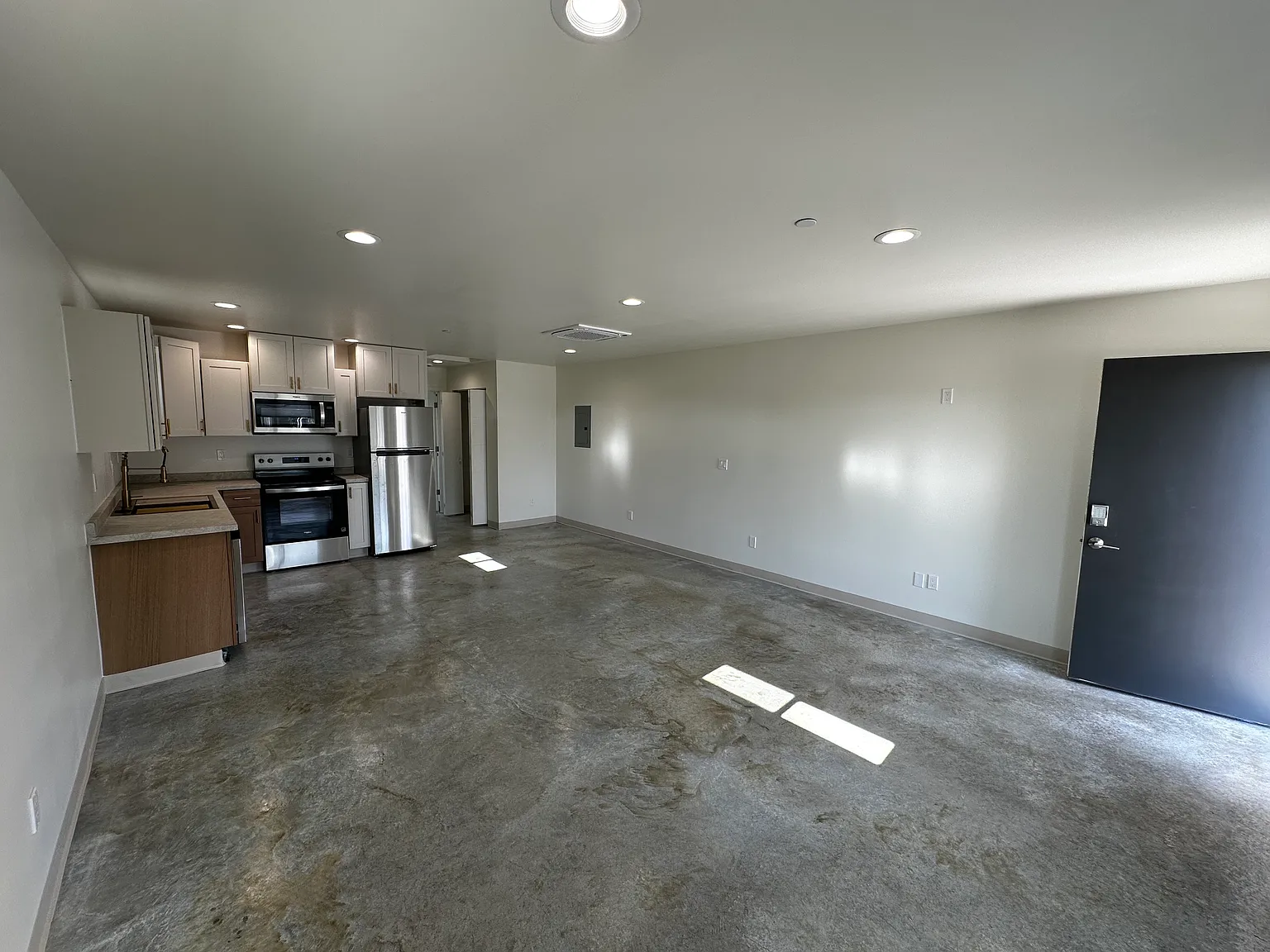 1 bed, 900 sqft, $1,750 — Photo 4
