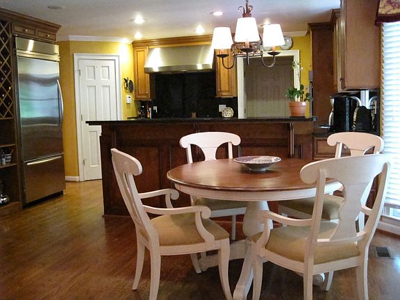 Kitchen and Breakfast Nook with bay window. 