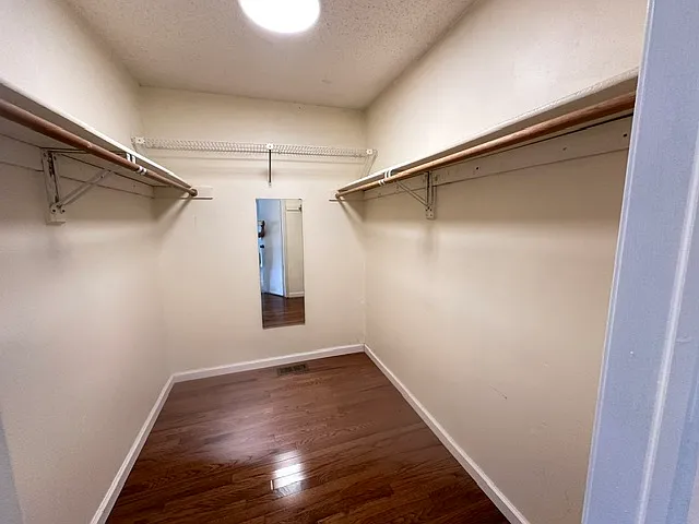 543 Manchester Ct — Photo 12