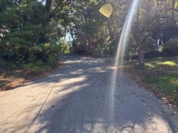 Exterior Neighborhood (street photo)