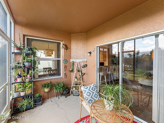 3rd image of 1035 Venetian Dr Unit 105