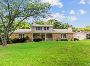 127 Cedar Mill Dr, Saint Charles, MO 63304