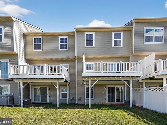 2nd image of 11831 Sunset Ridge Pl