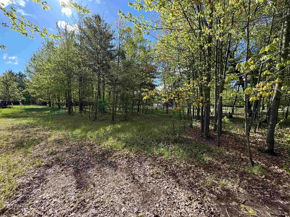 N6432 Oak Ridge Ct, Shawano, WI 54166