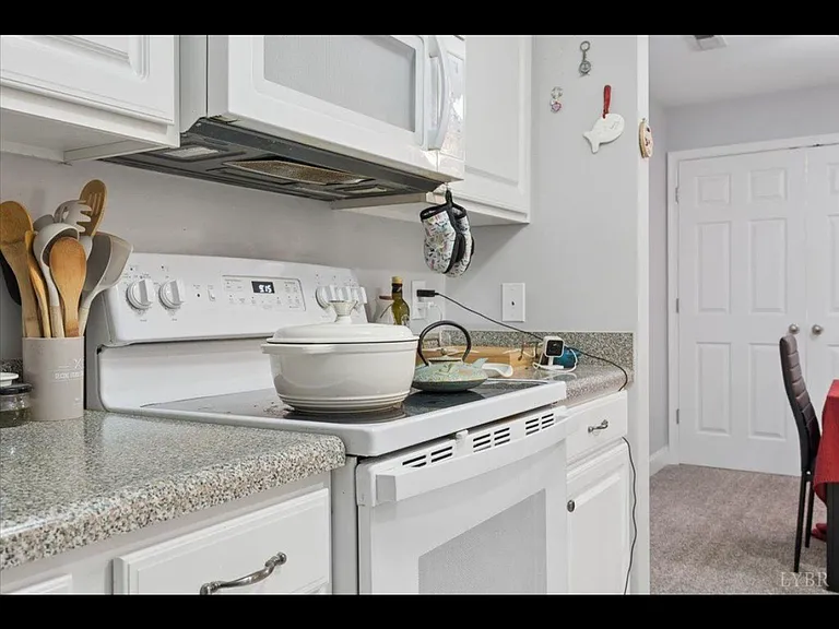 623 Wyndhurst Dr #210 — Photo 11