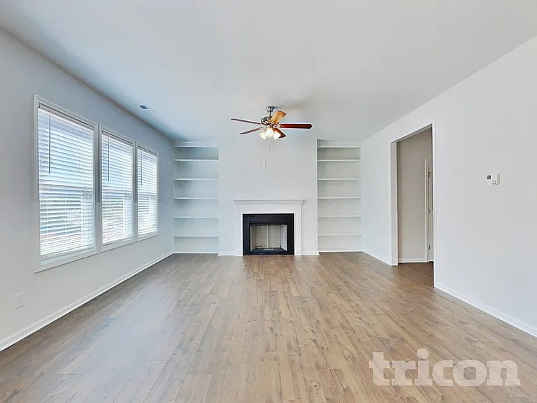 181 Brisbane Dr — Photo 3
