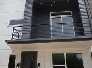 381 E Greenbriar Ln, Dallas, TX 75203