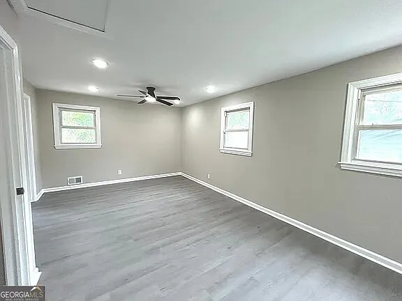 1523 Delia Dr — Photo 9