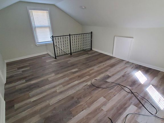5th image of 215 Bergen St