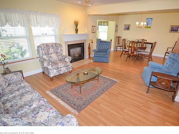 4th image of 8 Macintosh Ln #8