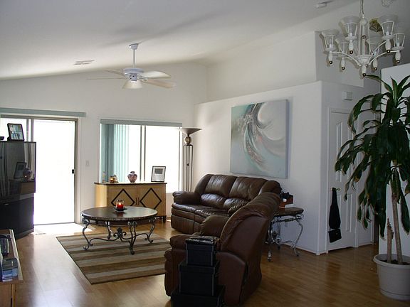 2nd image of 899 Hollandsworth Ave
