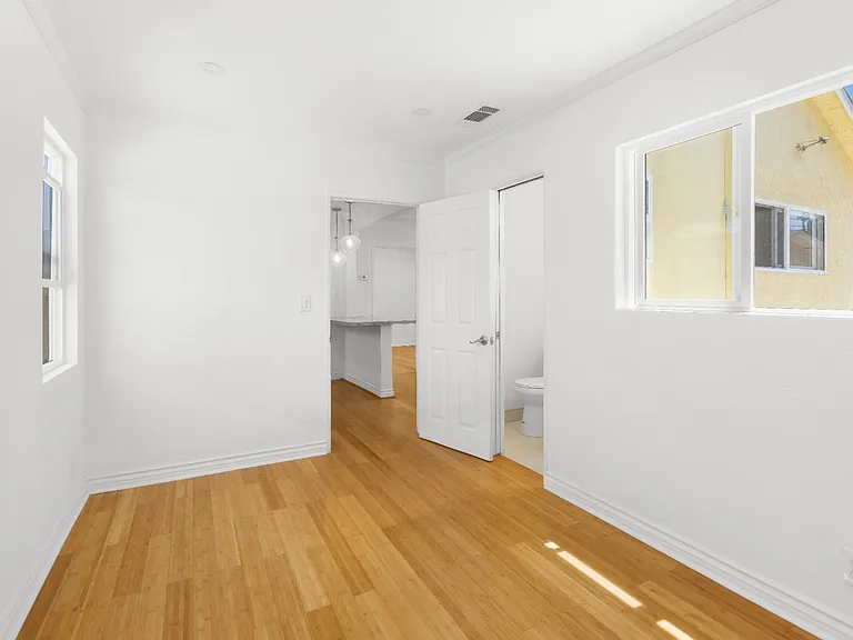 5327 6th Ave #5327 — Photo 15